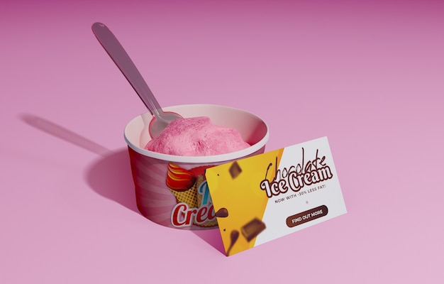 Alto ángulo de helado de fresa en contenedor