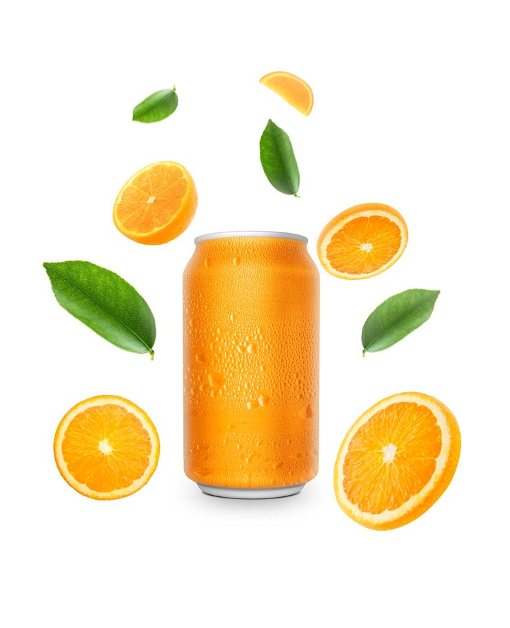 PSD aluminium-orange-soda-dose und herabfallende saftige orangen mit grünen blättern fliegende defocusing scheiben für fr