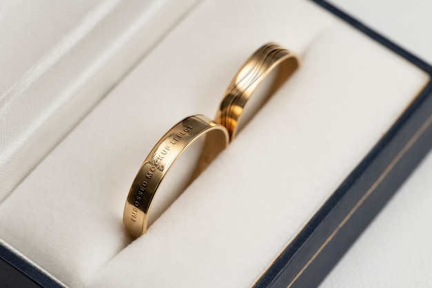 Anelli nuziali d'oro