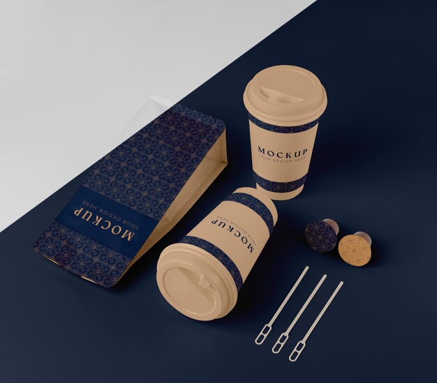 Anordnung von Coffeeshop-Elementen-Mock-up