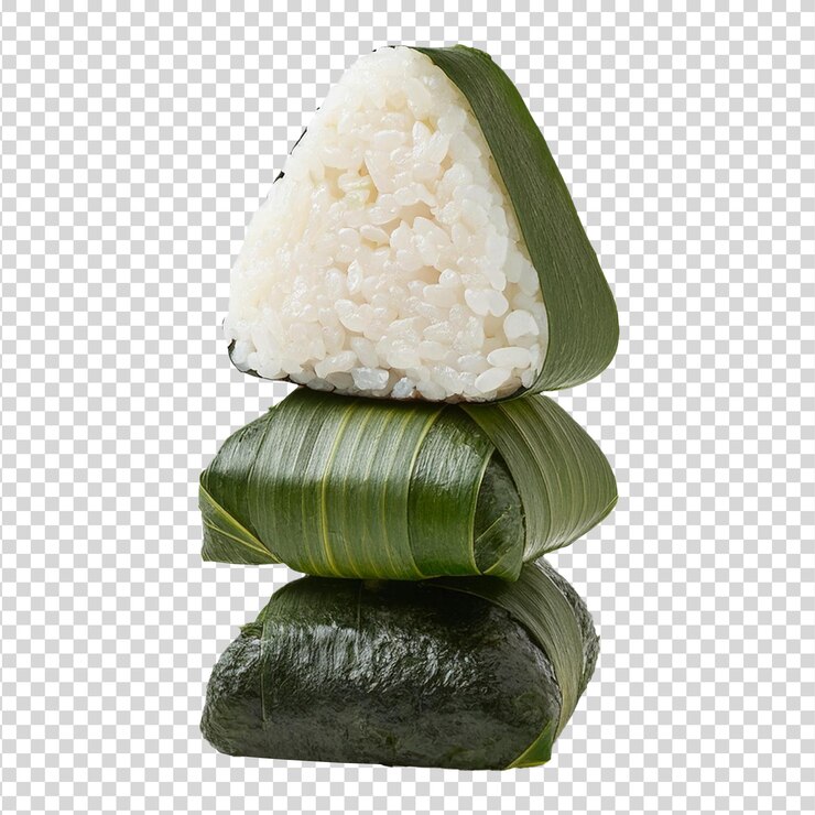 Apilado tres onigiri comida japonesa en un fondo transparente