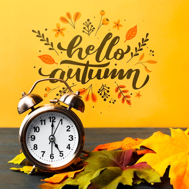 PSD arrangement automnal avec horloge et feuilles