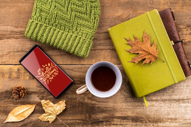 PSD arrangement d'automne vue de dessus avec une tasse de café et chapeau