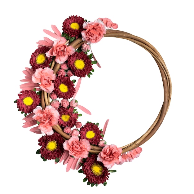 Arrangement floral isolé sur fond blanc