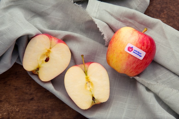 PSD arrangement de pommes avec maquette d'autocollant