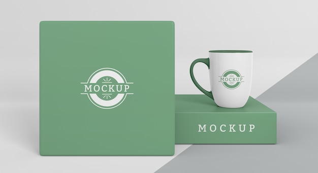 Arranjo da caixa de caneca de mock-up