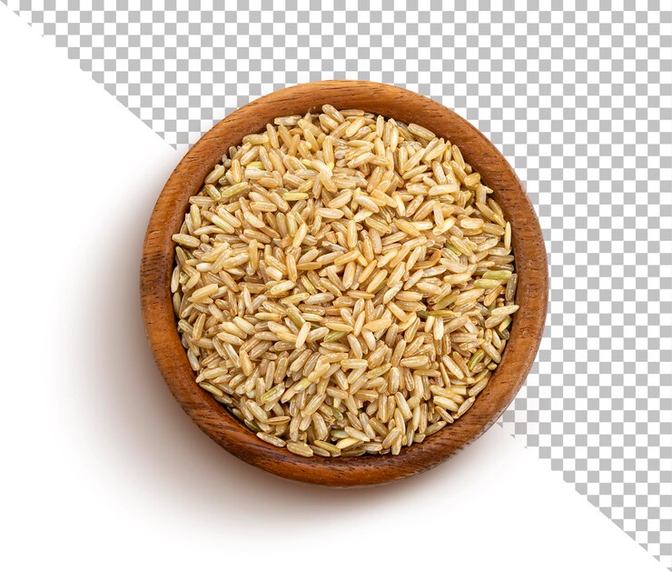 PSD arroz integral en tazón de madera aislado vista superior