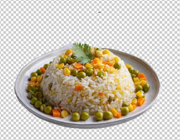 Arroz con verduras en un plato aislado sobre un fondo transparente