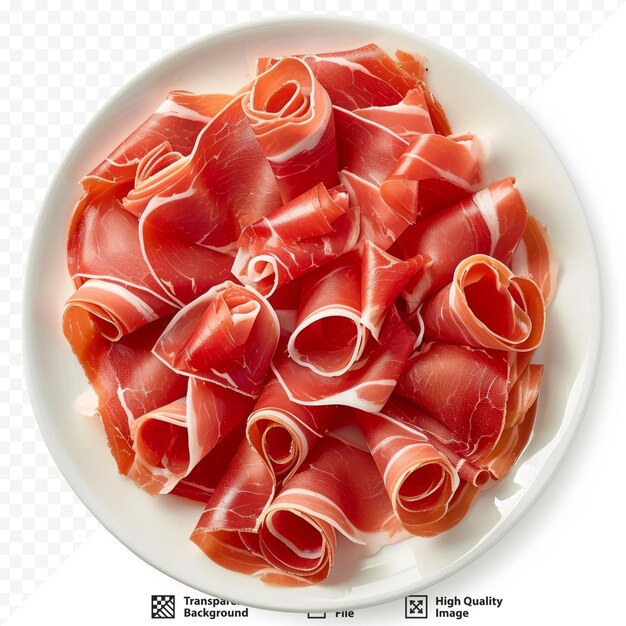 PSD assiette avec des tranches roulées de délicieux jamon isolées sur une vue de dessus blanche