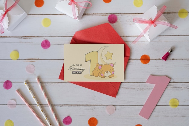Assortimento di mock-up di elementi primo compleanno per neonati