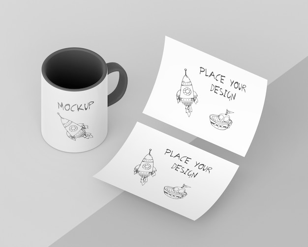 Assortimento di mock-up di tazze personalizzate