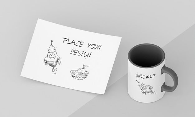 Assortimento di mock-up di tazze personalizzate