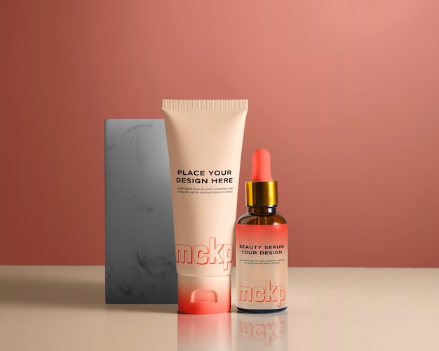 Assortimento di prodotti da bagno e cosmetici in set regalo