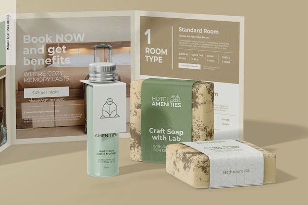 Badezimmer-kit mit dreifach gefaltetem broschürenmodell geöffnet