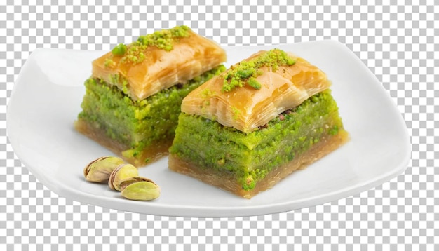 PSD baklava mit pistazien auf einer weißen platte, die auf einem durchsichtigen hintergrund isoliert ist