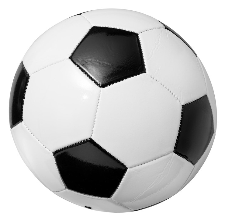 PSD ballon de football classique isolé sur fond blanc