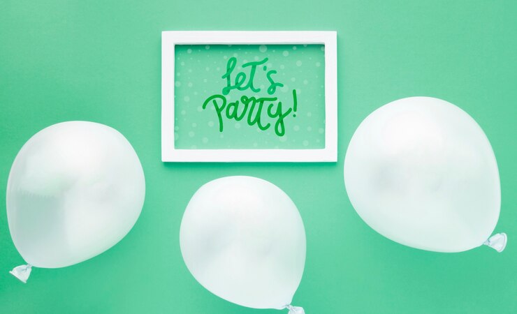 PSD ballons d'anniversaire avec cadre blanc