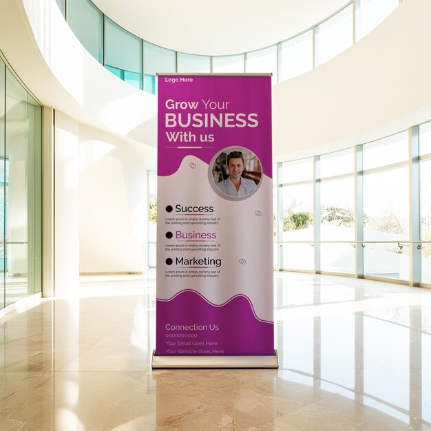 Banner enrollable en blanco para diseños personalizables