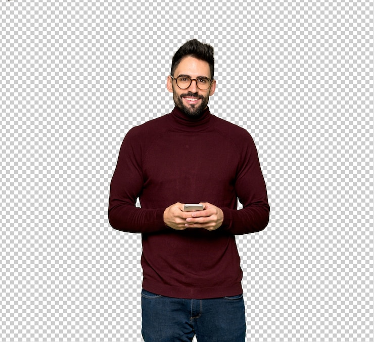 PSD bel homme avec des lunettes envoyer un message avec le mobile