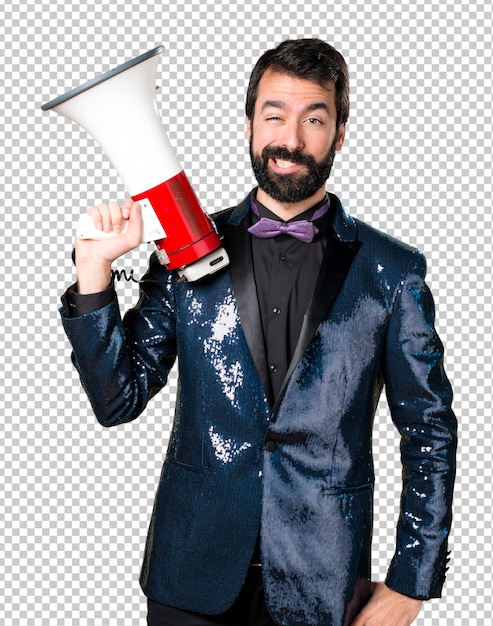 PSD bel homme avec une veste à paillettes criant par mégaphone