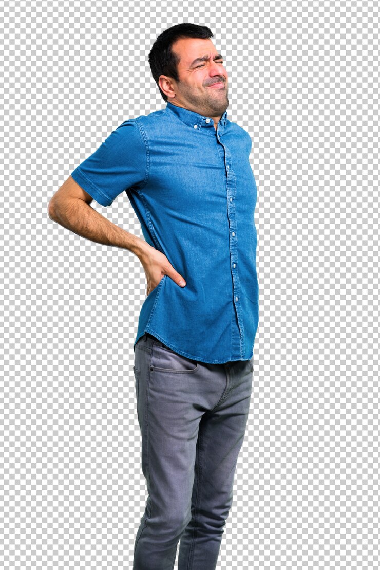 PSD bell'uomo con la camicia blu con mal di schiena