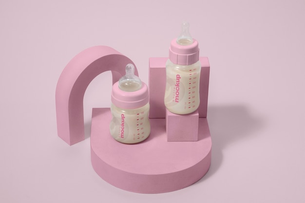 Biberon da latte con forme geometriche