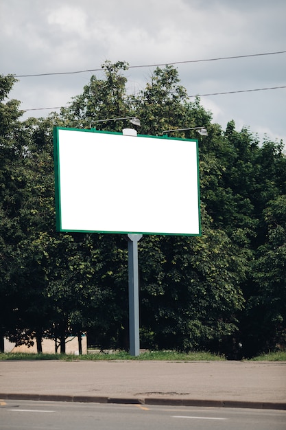 Billboard con superficie vuota per la pubblicità