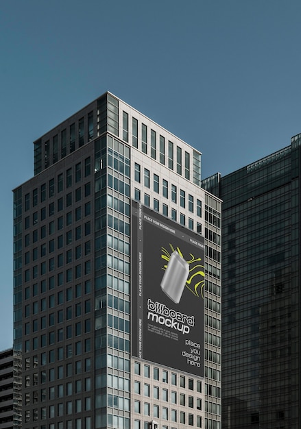 Blick auf die cgi-plakatwand auf dem stadtgebäude