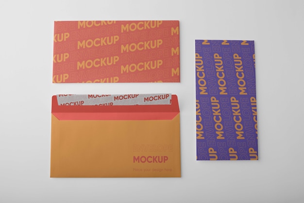 Blick von oben auf das Mockup-Design des Umschlags