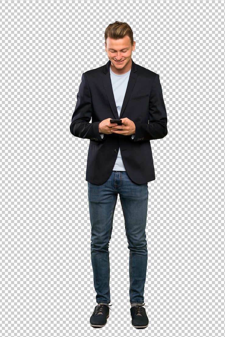 PSD blonde bel homme envoie un message avec le mobile
