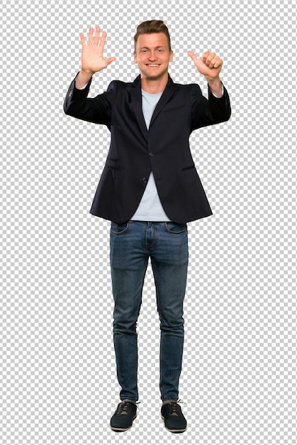 Blonder gutaussehender Mann, der sechs mit den Fingern zählt