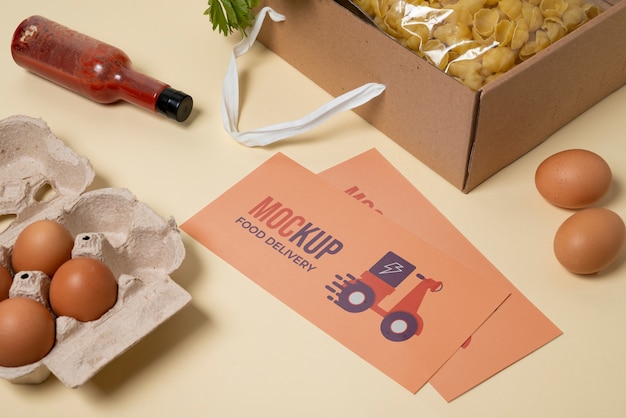 Bodegón de maqueta de entrega de comida.