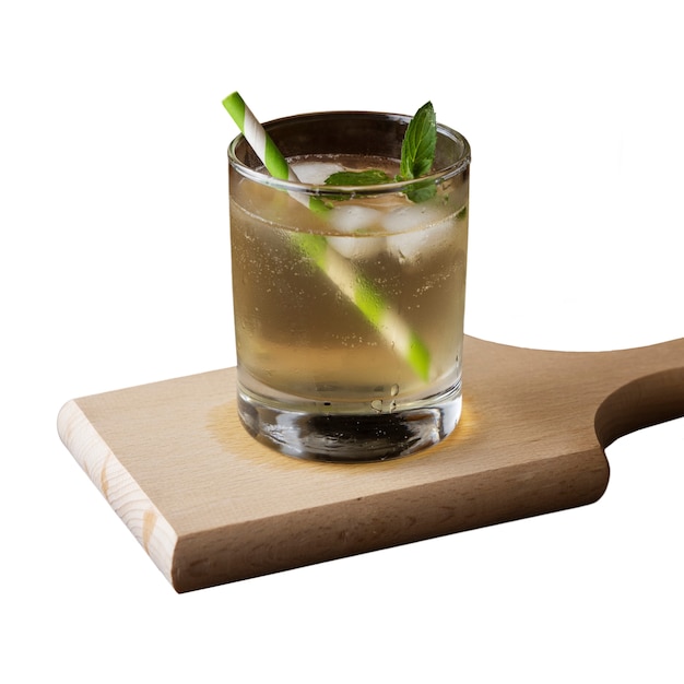 Boisson de kombucha isolée
