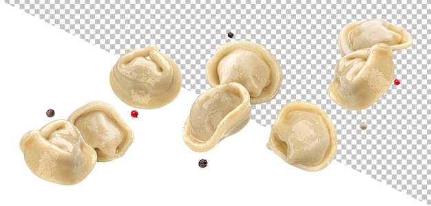 Bolinhos de carne caseiros pelmeni russo isolado no fundo branco com traçado de recorte