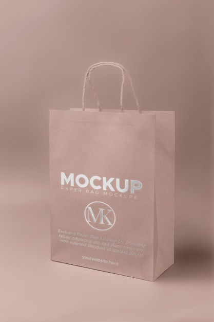 Bolsa de papel en el modelo de estudio