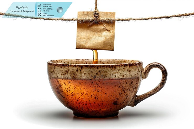 PSD una bolsa de té colgada de una cuerda en una taza de té aislada sobre un fondo transparente