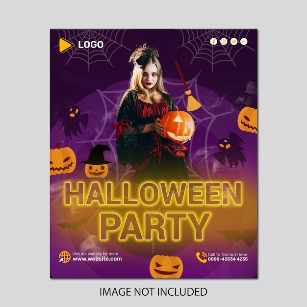 Bonne nuit d'Halloween ou invitation à une fête à l'arrière-plan avec des nuages de nuit et un château effrayant