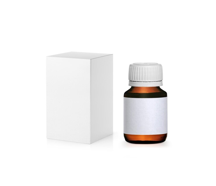 PSD botella de medicamentos marrón con etiqueta y embalaje en blanco caja de cartón blanca de fondo transparente.