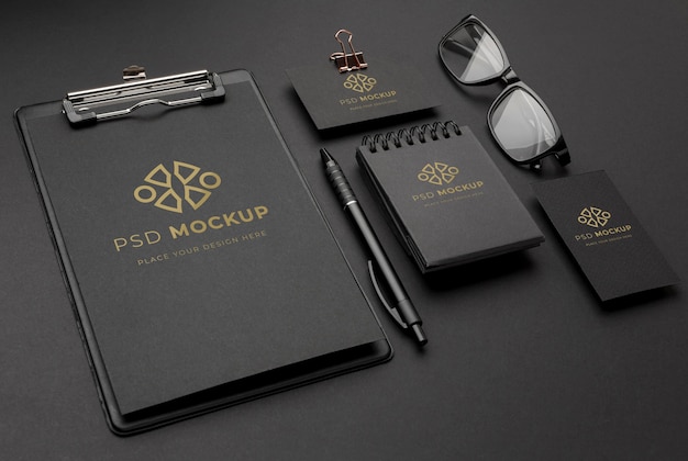 PSD briefpapier dunkel und kupfer mockup