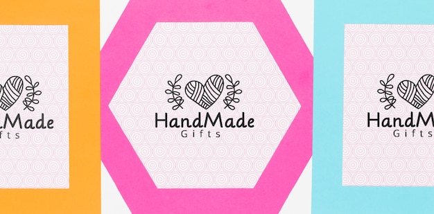 Bunter handgemachter Rahmen mit Modell