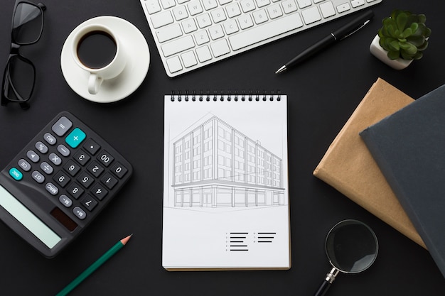 Bureau Avec Calculatrice, Café Et Maquette De Cahier