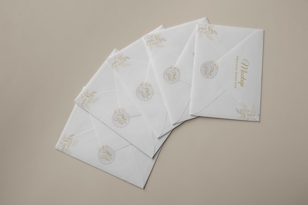 Busta di carta mock-up design con adesivo