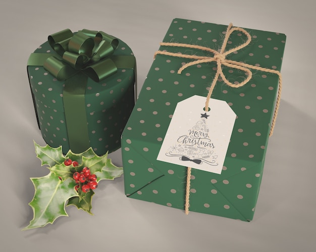 PSD cadeaux og emballés dans du papier décoratif vert