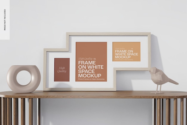Cadre sur maquette d'espace blanc, sur buffet