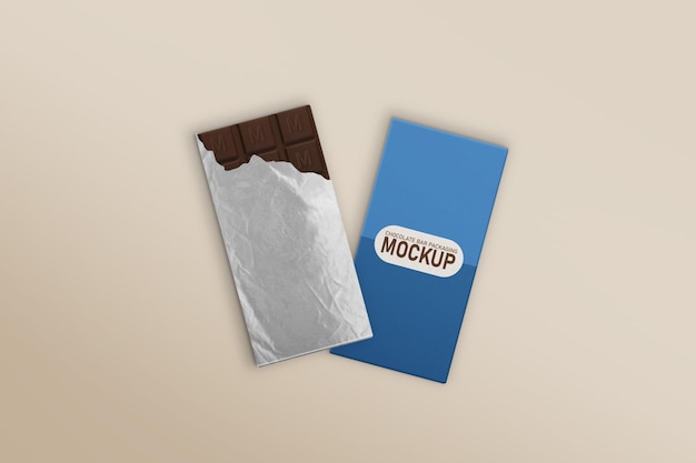 Caixa de barra de chocolate e barra de chocolate com embalagem de papel alumínio rasgado