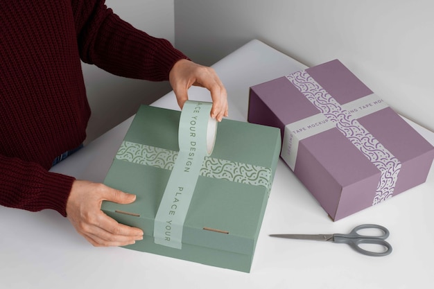 Caja de cartón con diseño de maqueta de cinta de sellado