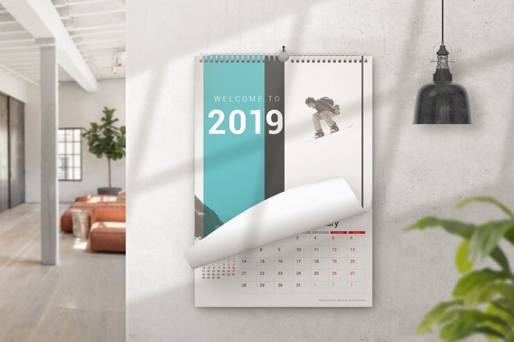 Calendario murale con mockup di pagina arricciata