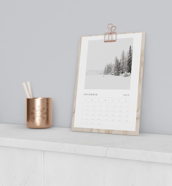 PSD calendrier sur maquette de planche de bois