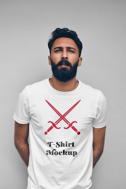 PSD camiseta con maqueta de hombre