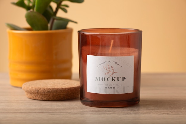 Candela di cera in barattolo di vetro con etichetta mock-up
